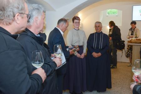 Ipavčeva 26-27-notranjost